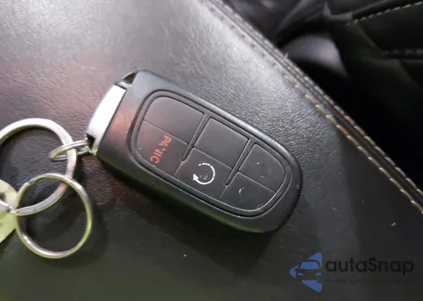 2015 Jeep Cherokee Limited z USA, uszkodzony, nr VIN 1C4PJMDS6FW682399